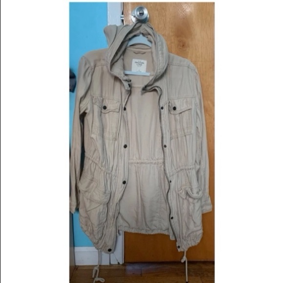 Abercrombie and Fitch Lightweight Jacket with Hood - Picture 1 of 2